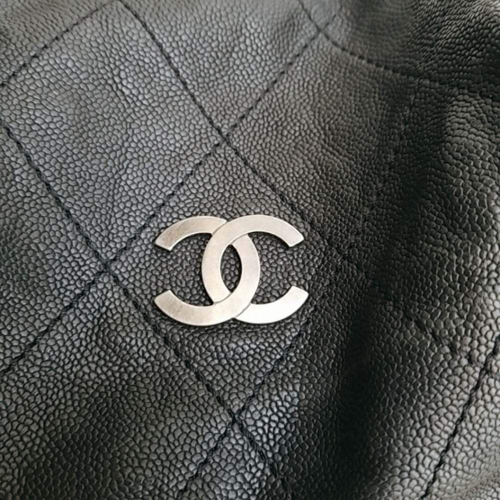 ❗SOLD❗EUC CHANEL black caviar hobo handbag - Picture 7 of 13